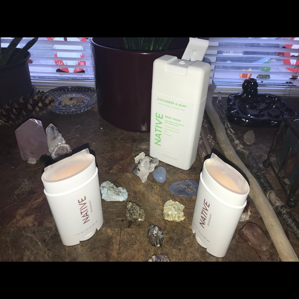 SOLD *** Native deodorant (2) , Native body wash (1) . UNOPENED .